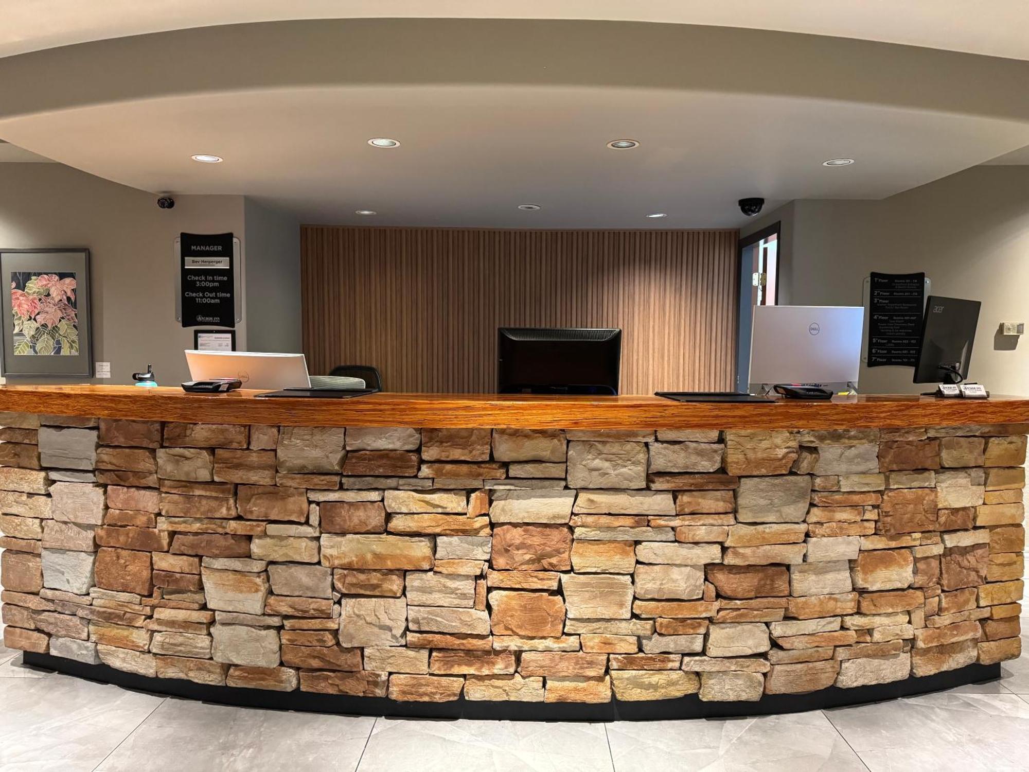 Anchor Inn And Suites Campbell River Zewnętrze zdjęcie
